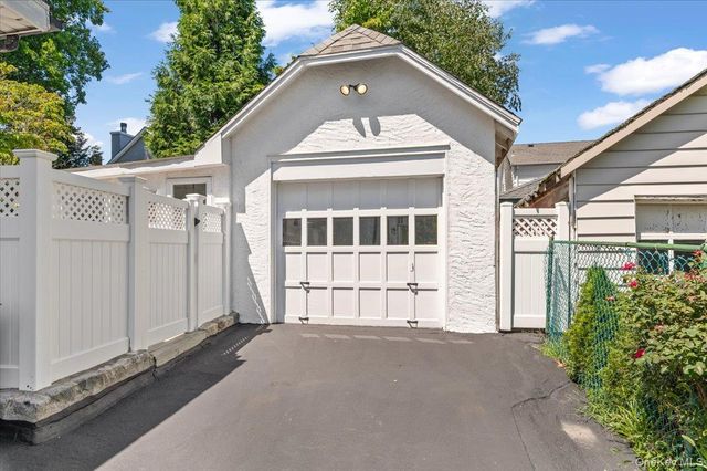 17 Cypress Avenue, Port Washington, NY 11050