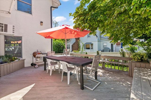 17 Cypress Avenue, Port Washington, NY 11050