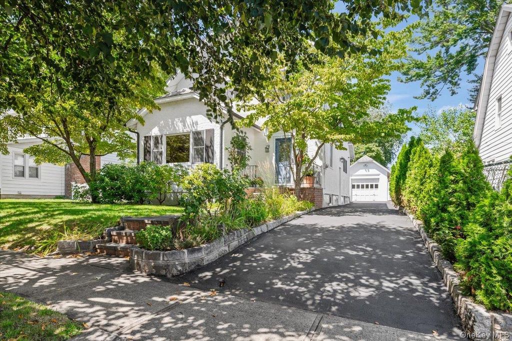 17 Cypress Avenue, Port Washington, NY 11050