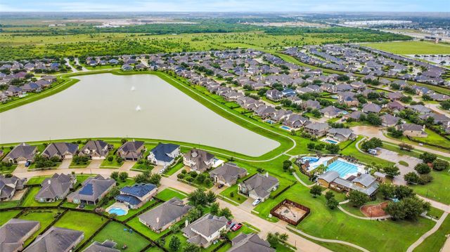 32011 Casa Linda Drive, Hockley, TX 77447