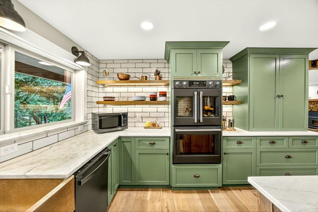 4075 Livingston Road, Central Point, OR 97502