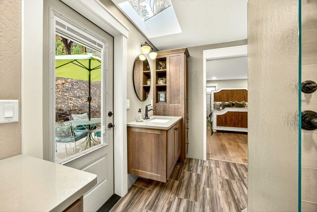 4075 Livingston Road, Central Point, OR 97502