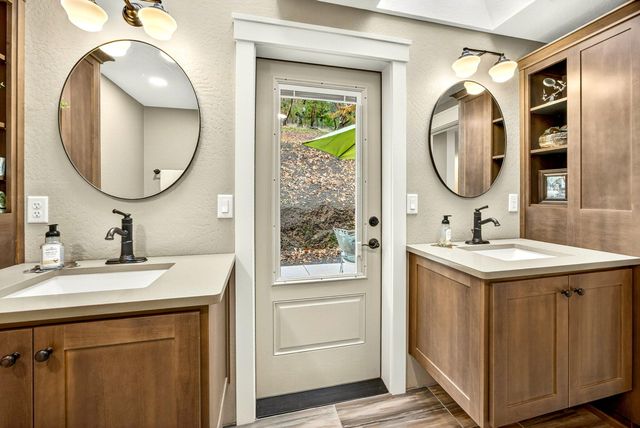 4075 Livingston Road, Central Point, OR 97502