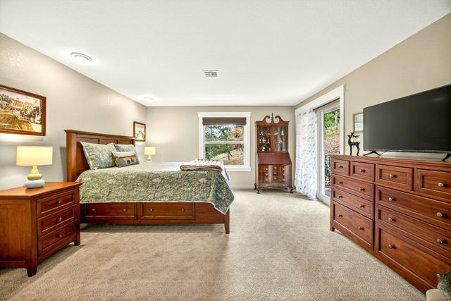 4075 Livingston Road, Central Point, OR 97502