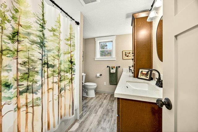 4075 Livingston Road, Central Point, OR 97502