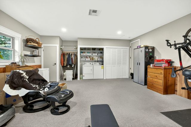 4075 Livingston Road, Central Point, OR 97502