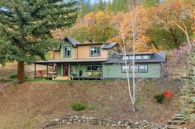 4075 Livingston Road, Central Point, OR 97502