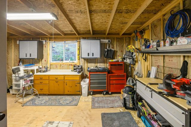 4075 Livingston Road, Central Point, OR 97502