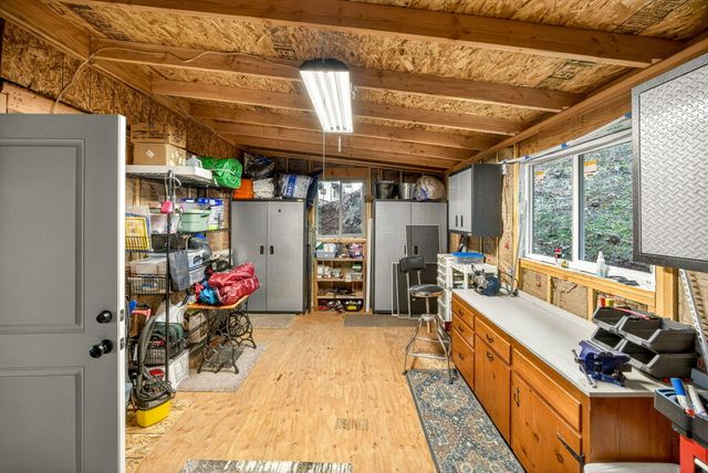 4075 Livingston Road, Central Point, OR 97502