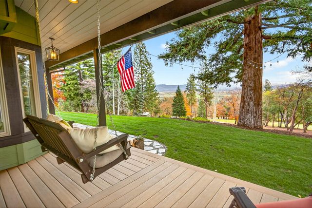 4075 Livingston Road, Central Point, OR 97502