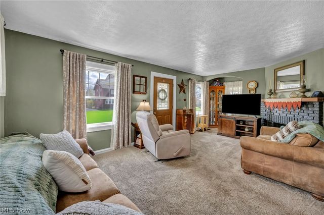 2902 Marmore Avenue, Parma, OH 44134