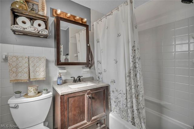2902 Marmore Avenue, Parma, OH 44134