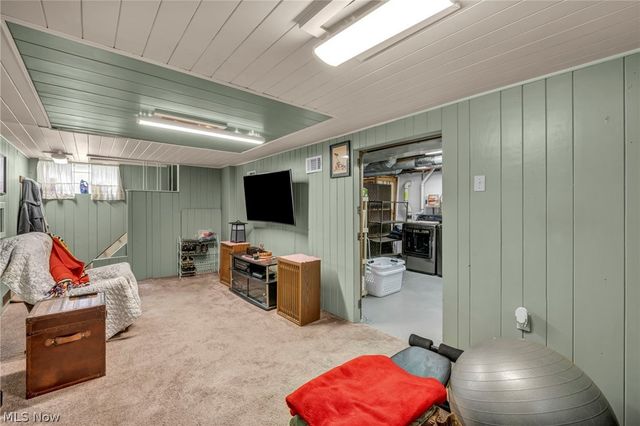 2902 Marmore Avenue, Parma, OH 44134