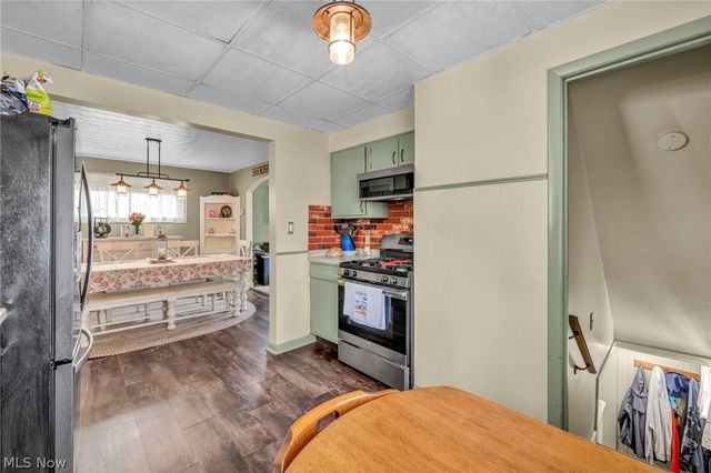 2902 Marmore Avenue, Parma, OH 44134