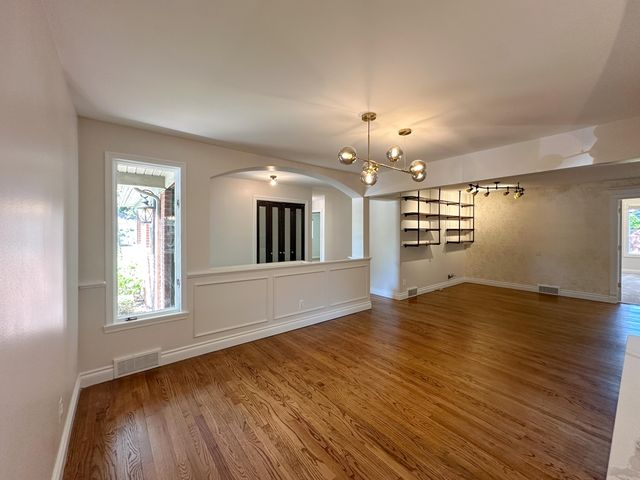 21203 River Road, Grosse Pointe, MI 48236
