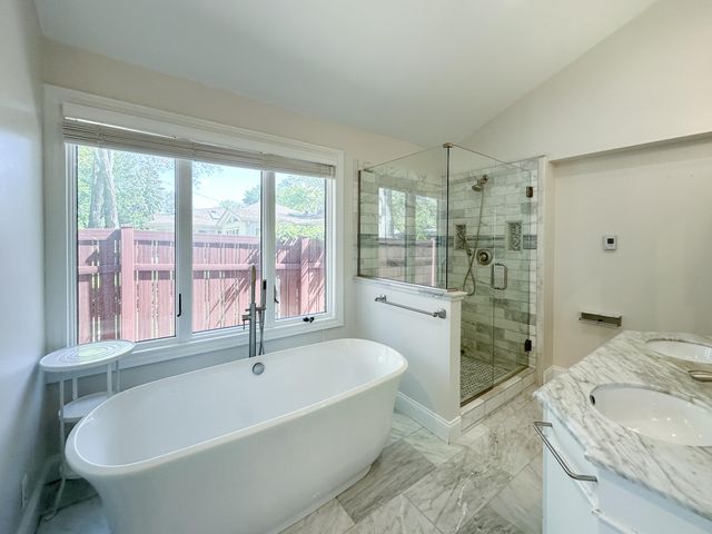 21203 River Road, Grosse Pointe, MI 48236
