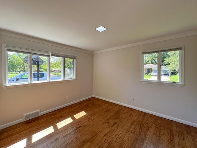 21203 River Road, Grosse Pointe, MI 48236
