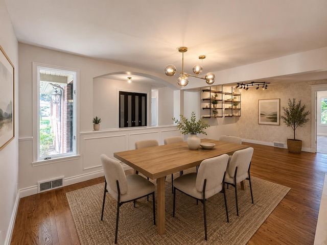 21203 River Road, Grosse Pointe, MI 48236