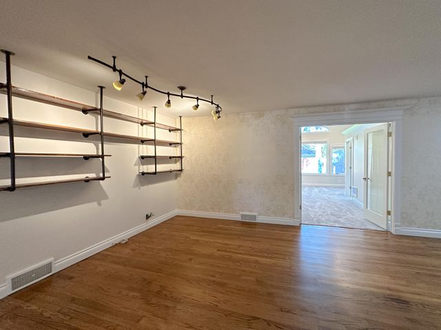 21203 River Road, Grosse Pointe, MI 48236