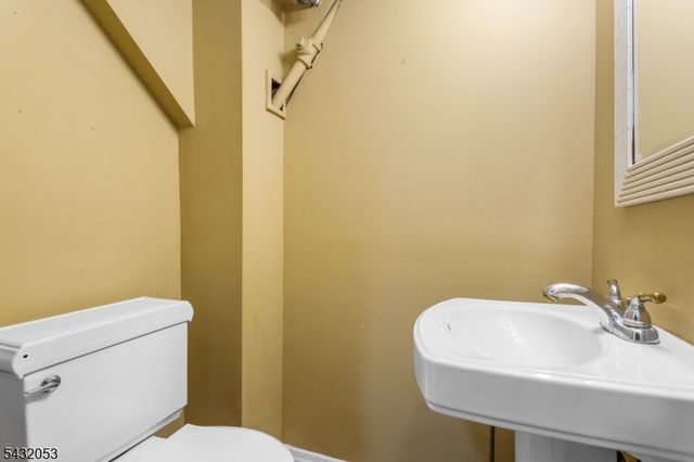 12 Overlook Ave, West Orange Twp., NJ 07052