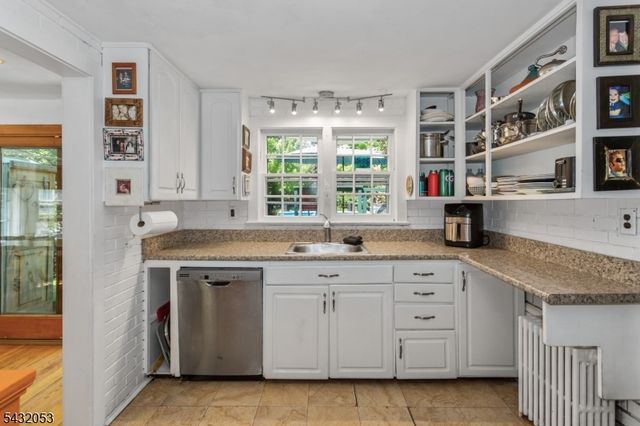 12 Overlook Ave, West Orange Twp., NJ 07052