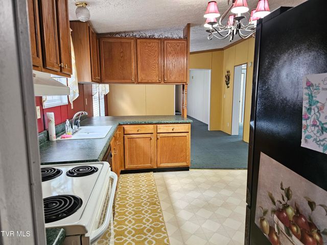 493 Banners Corner Road, Castlewood, VA 24224