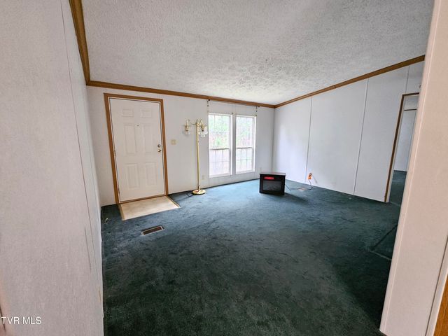 493 Banners Corner Road, Castlewood, VA 24224