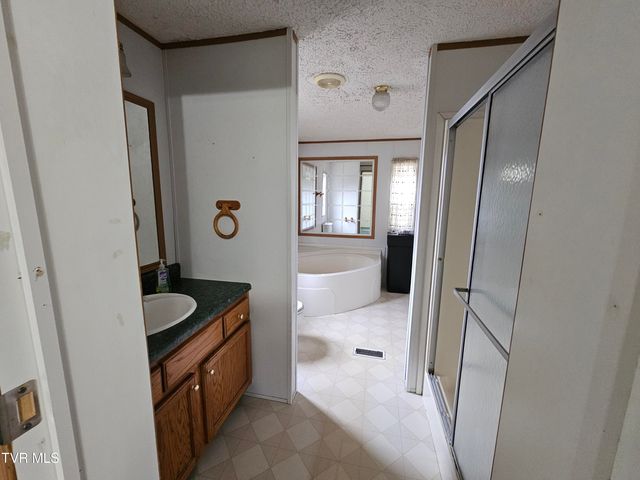 493 Banners Corner Road, Castlewood, VA 24224