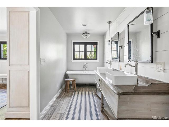 5950 S Ogden Ct, Centennial, CO 80121