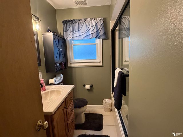 45 Cleveland Street, Trenton, MI 48183