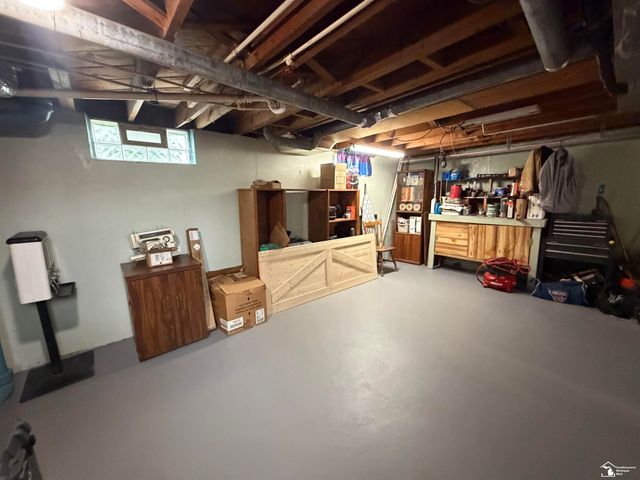 45 Cleveland Street, Trenton, MI 48183
