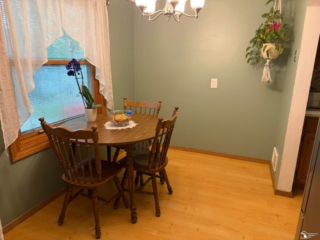 45 Cleveland Street, Trenton, MI 48183