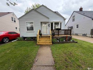 45 Cleveland Street, Trenton, MI 48183