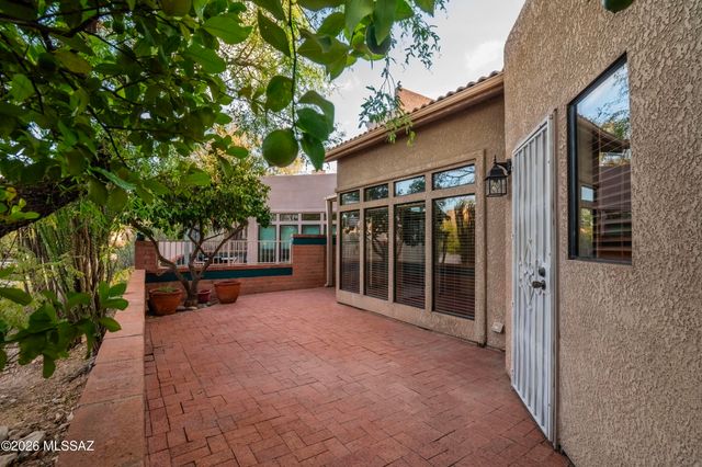 140 N Caviar Place, Tucson, AZ 85745