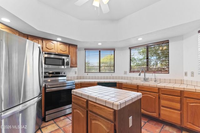 140 N Caviar Place, Tucson, AZ 85745