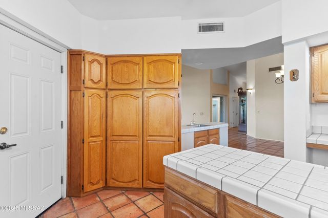 140 N Caviar Place, Tucson, AZ 85745