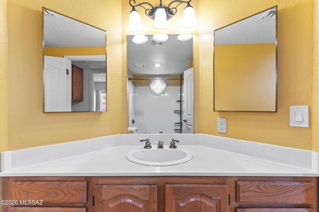 140 N Caviar Place, Tucson, AZ 85745