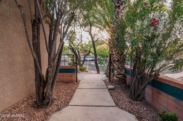 140 N Caviar Place, Tucson, AZ 85745