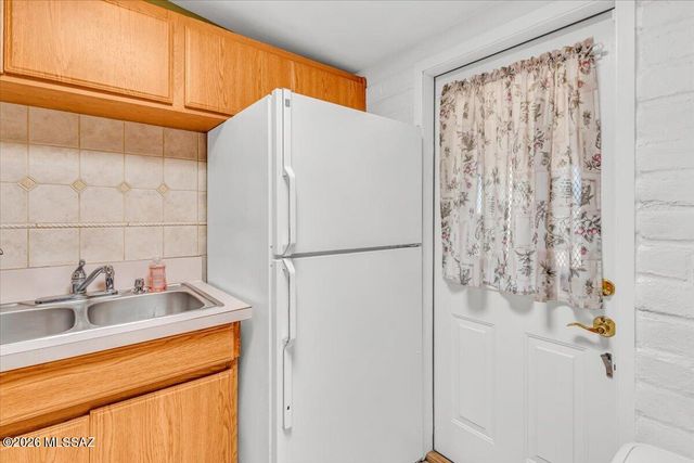 1231 E Missouri Street, Tucson, AZ 85714