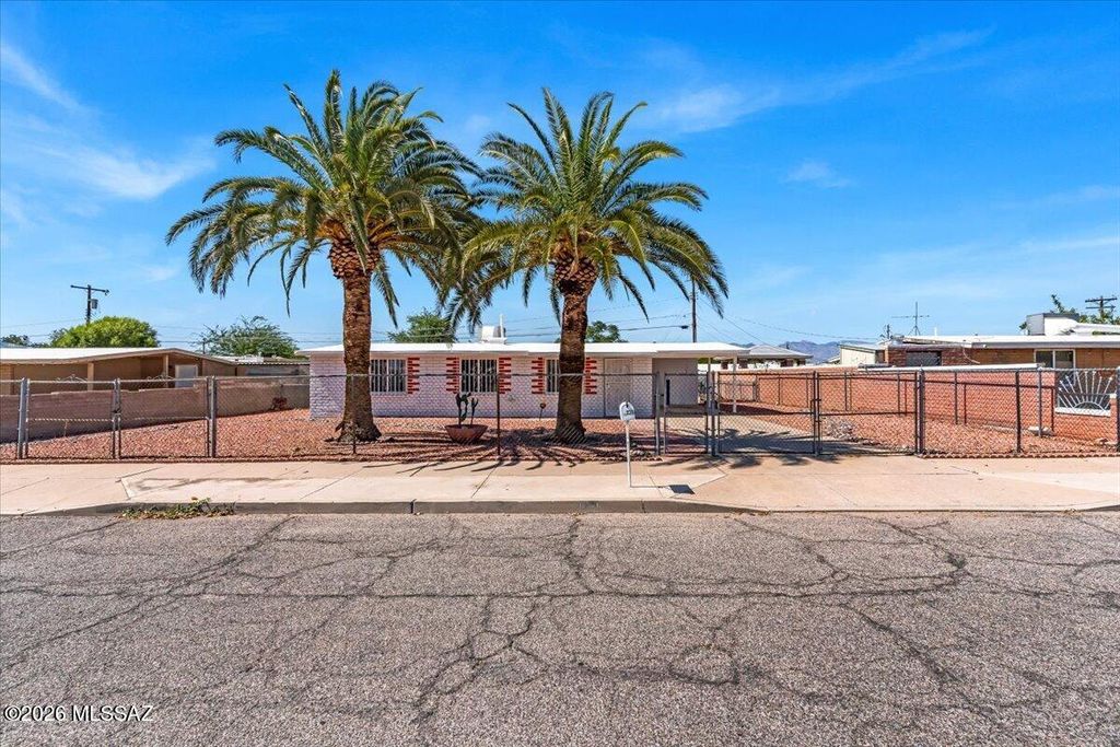 1231 E Missouri Street, Tucson, AZ 85714