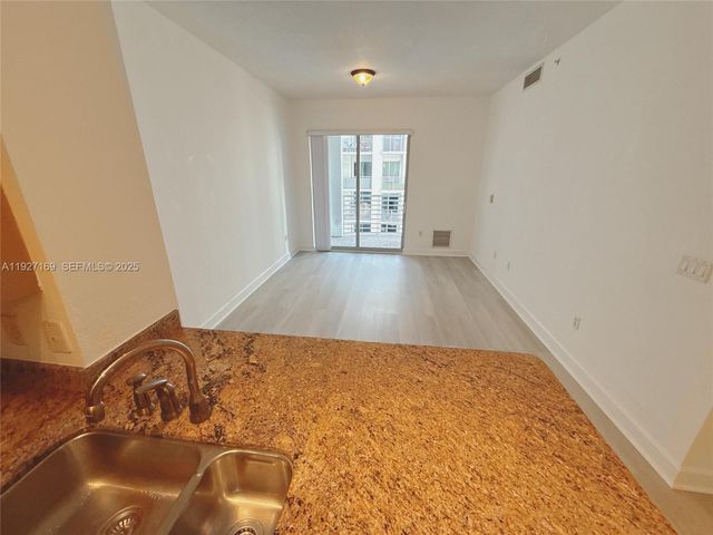 1830 Radius Dr 1121, Hollywood, FL 33020