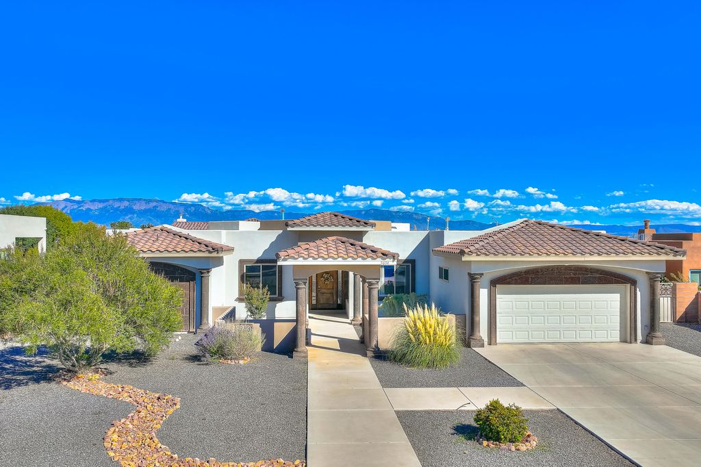 5604 KIMBERLITE Drive NW, Albuquerque, NM 87120