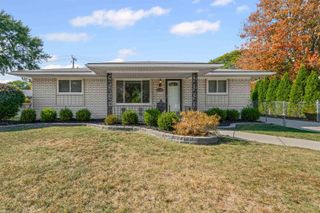 40453 Regency Drive, Sterling Heights, MI 48313