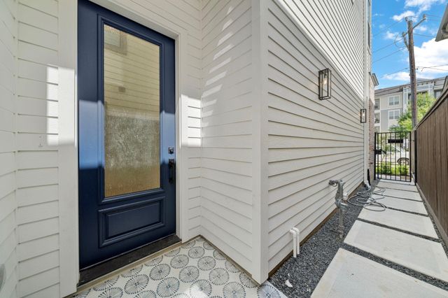326 W 27th Street, Houston, TX 77008