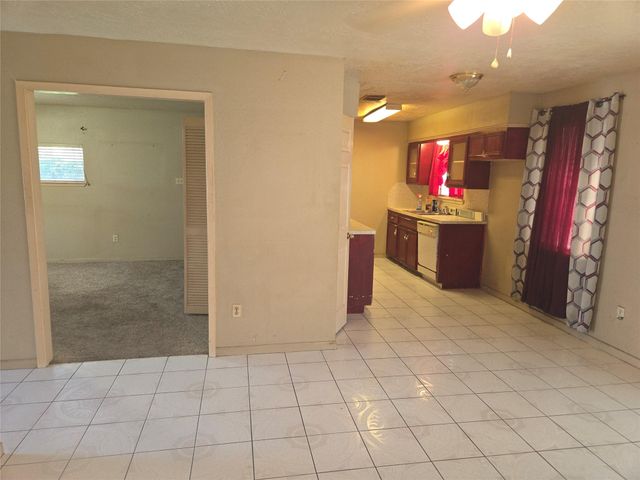 4814 Tidewater Drive, Houston, TX 77045