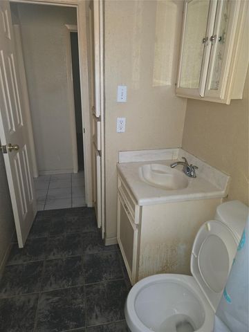 4814 Tidewater Drive, Houston, TX 77045