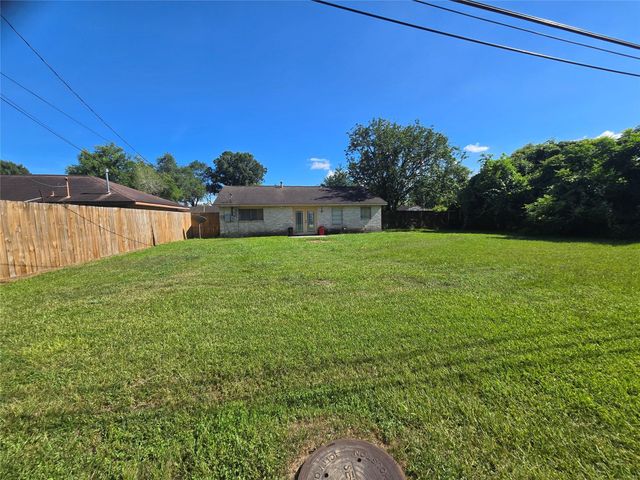 4814 Tidewater Drive, Houston, TX 77045