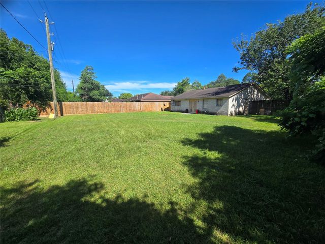 4814 Tidewater Drive, Houston, TX 77045