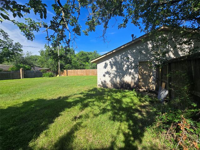 4814 Tidewater Drive, Houston, TX 77045