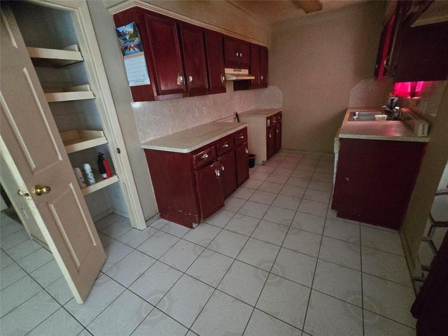 4814 Tidewater Drive, Houston, TX 77045
